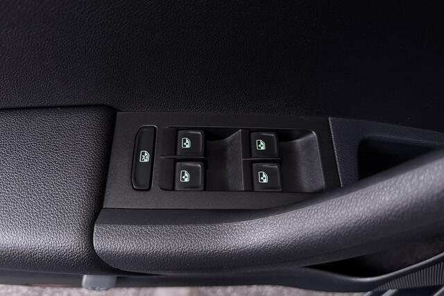 Skoda OCTAVIA Combi 1.5 TSI Greentech Business Edition (CRUISE CONTROL, STOELVERWARMING, NAVIGATIE CARPLAY, PARKEERSENSOREN)