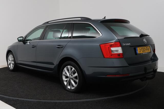 Skoda OCTAVIA Combi 1.5 TSI Greentech Business Edition (CRUISE CONTROL, STOELVERWARMING, NAVIGATIE CARPLAY, PARKEERSENSOREN)