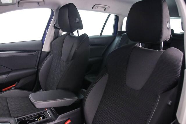 Skoda OCTAVIA Combi 1.5 TSI MHEV Business Edition Plus 150pk DSG Automaat, Adaptive cruise control, Stoelverwarming, Stuurverwarming, Achteruitrijcamera, Navigatie, Elektrische achterklep, App-connect