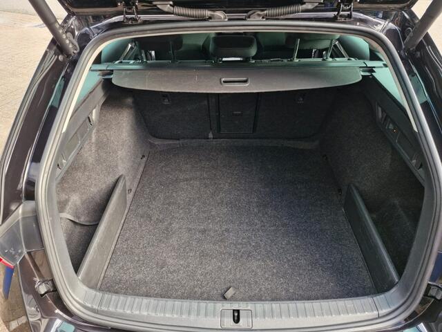 Skoda OCTAVIA Combi 1.0 e-TSI Business Edition Plus | Navigatie | Trekhaak | Cruise Control |