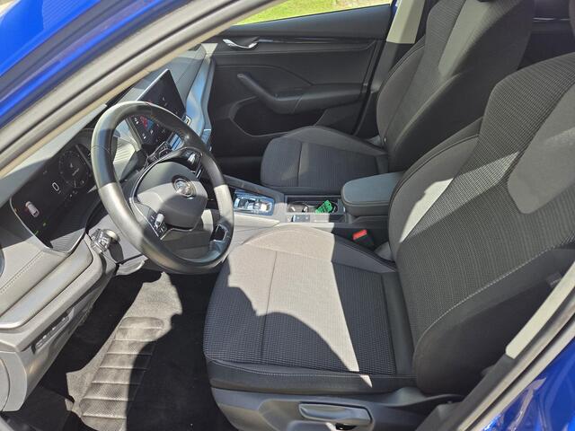 Skoda OCTAVIA Combi 1.4 TSI iV PHEV Business Edition / Trekhaak / All Season Banden / Navigatie d.m.v. Carplay / Android Auto / Sensoren Achter / Cruise Control /