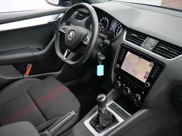 Skoda OCTAVIA Combi 1.0 TSI Greentech Sport Business Navigatie / Privacy glas / 17 Inch