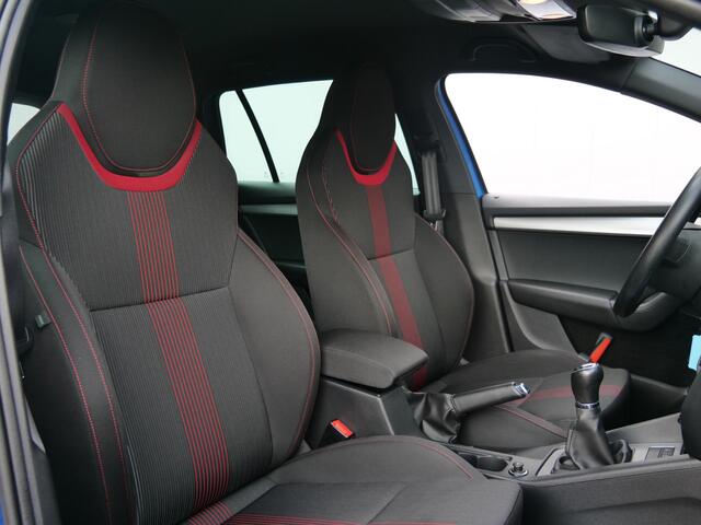 Skoda OCTAVIA Combi 1.0 TSI Greentech Sport Business Navigatie / Privacy glas / 17 Inch