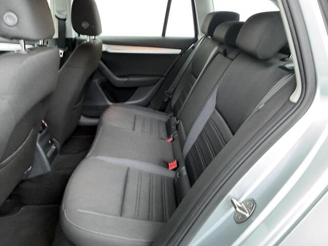 Skoda OCTAVIA Combi 1.5 TSI Greentech Ambition Business - Navigatie - Adaptive Cruise - Climate Control - Trekhaak