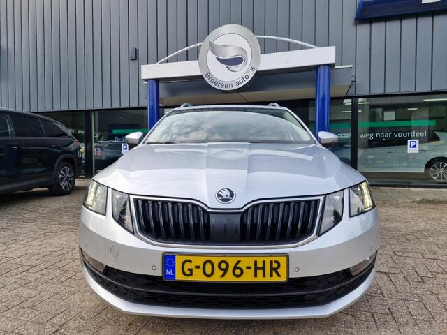 Skoda OCTAVIA Combi 1.0 TSI Ambition Business | Automaat | Navigatie | Trekhaak |
