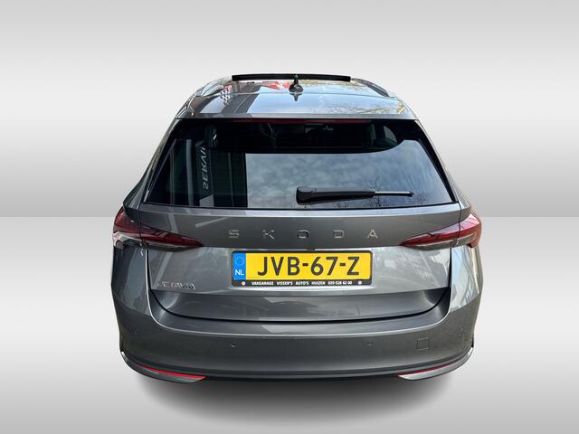 Skoda OCTAVIA Combi 1.5 TSI MHEV Sportline Business | voorstoelverwarming | stuurverwarming | panoramadak | achterbank verwarming | 17 inch velgen |