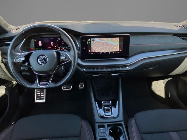 Skoda OCTAVIA Combi 1.4TSI iV PHEV 180kW/245PK RS · Navigatie · Apple/Android Car Play · Parkeersensoren