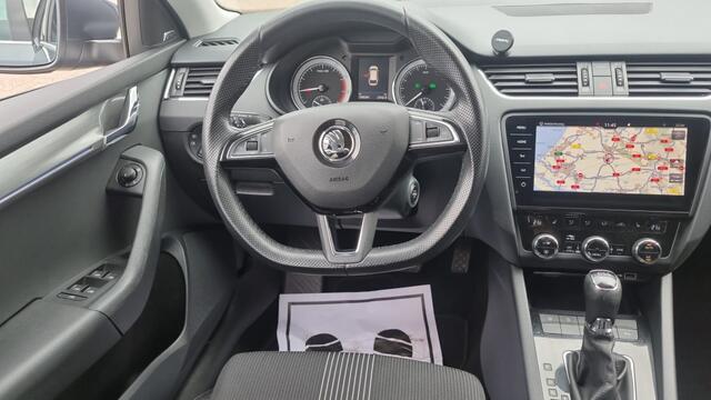 Skoda OCTAVIA Combi 1.0 TSI Style l Automaat l Trekhaak l Navi