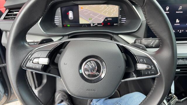 Skoda OCTAVIA Combi 1.0 e-TSI Business Edition AUTOMAAT / STOELVERW / FULL LED / TREKHAAK / CARPLAY / NAVI / CLIMA / PDC / NL-AUTO