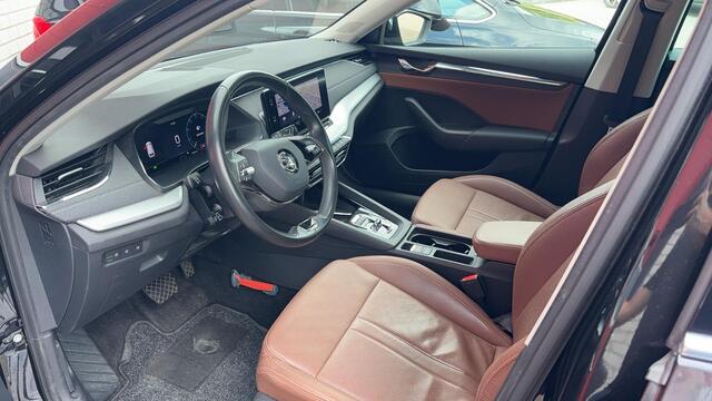 Skoda OCTAVIA Combi 1.5 e-TSI Business Edition Plus AUTOMAAT / COGNAC LEDER / MATRIX LED / STOELVERW / TREKHAAK / CARPLAY / KEYLESS / NAVI / CLIMA / NL-AUTO