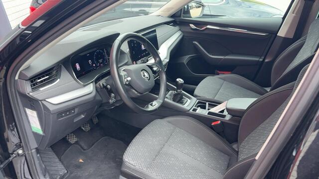 Skoda OCTAVIA Combi 1.0 TSI Business Edition Plus TREKHAAK / STOELVERW / CARPLAY / FULL LED / NAVI / CLIMA / PDC / BLUETOOTH / ACC / NL-AUTO