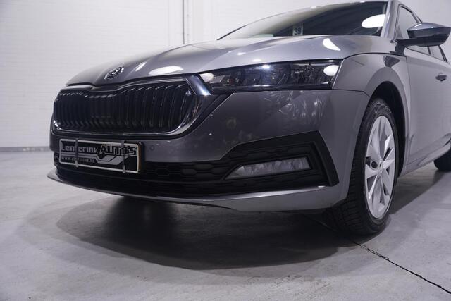 Skoda OCTAVIA Combi 1.5 e-TSI Business Edition Apple Carplay ACC Voorstoelen Verwarmd Privacy Glass Airco LED Spiegels Elek. Inklapbaar LMV "17"