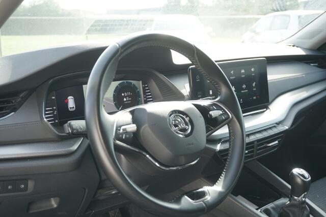 Skoda OCTAVIA Combi 1.0 TSI Ambition | CARPLAY | KEYLESS | CLIMATE | DEALER ONDERHOUDEN |