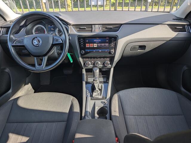 Skoda OCTAVIA Combi 1.5 TSI 150PK | Trekhaak | Carplay | Camera | ACC | Stoelverw. | Climate Control | LED