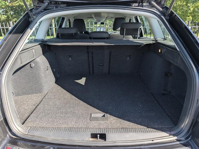 Skoda OCTAVIA Combi 1.5 TSI 150PK | Trekhaak | Carplay | Camera | ACC | Stoelverw. | Climate Control | LED