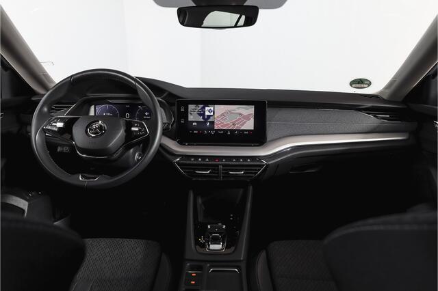 Skoda OCTAVIA Combi 1.4 TSI iV PHEV Business Edition Plus | Org. NL | Afn. Trekhaak | Apple CarPlay | ACC | Navi | Stoel- & Stuurverwarming | PDC V+A | Camera | 18" |