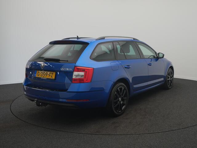 Skoda OCTAVIA Combi 1.0 TSI Greentech Business Edition - RIJKLAARPRIJS - Trekhaak - Parkeersensoren Achter