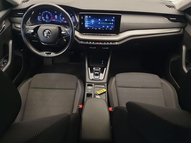 Skoda OCTAVIA Combi 1.0 e-TSI Business Edition Trekhaak, ACC, Stoelverwarming, Led, Camera