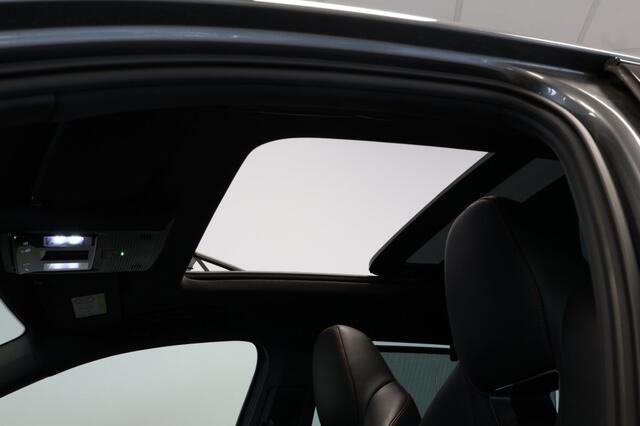 Skoda OCTAVIA Combi 1.4 TSI iV RS - Schuif/Kanteldak - Trekhaak - Leer