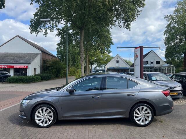 Skoda OCTAVIA 1.4 TSI IV PHEV BUSINESS EDITION / CARPLAY / CAMERA / STOELVERWARMING / DAB / LED / ADAP. CRUISE CTR. / 18'' LMV