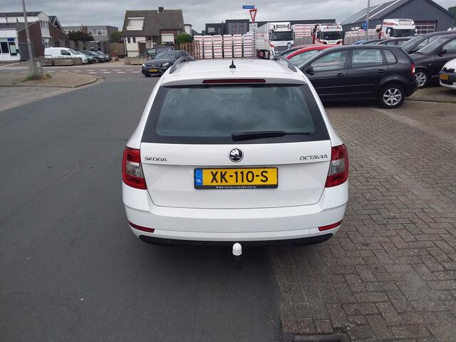 Skoda OCTAVIA Combi 1.5 TSI Greentech Ambition Business