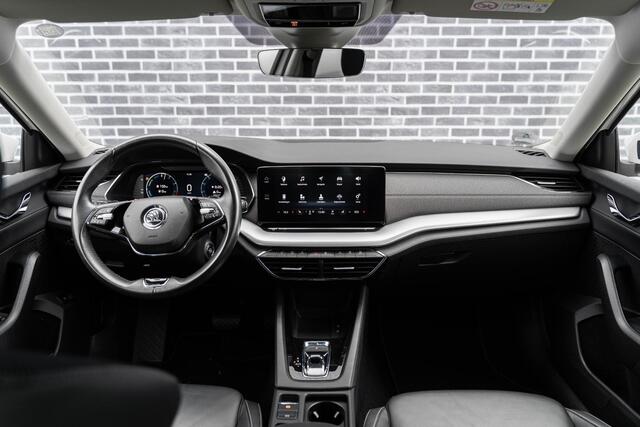 Skoda OCTAVIA Combi 1.4 TSI iV PHEV Business Edition | Plug-in Hybrid | Achteruitrijcamera | Parkeersensoren | Keyless Entry | Sunset Glas | Stoelverwarming voor en achter | Lichtmetalen Velgen 17 inch | Navigatie | Apple Carplay | Android Auto