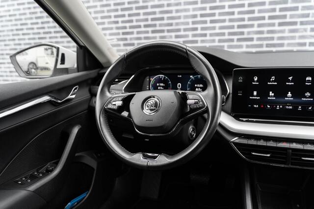 Skoda OCTAVIA Combi 1.4 TSI iV PHEV Business Edition | Plug-in Hybrid | Achteruitrijcamera | Parkeersensoren | Keyless Entry | Sunset Glas | Stoelverwarming voor en achter | Lichtmetalen Velgen 17 inch | Navigatie | Apple Carplay | Android Auto