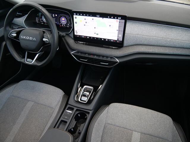 Skoda OCTAVIA Combi 1.5 TSI MHEV Business Edition Plus 150 Pk Automaat Navi / DAB / Apple Carplay / Camera / Stoelverwarming / Pano-dak