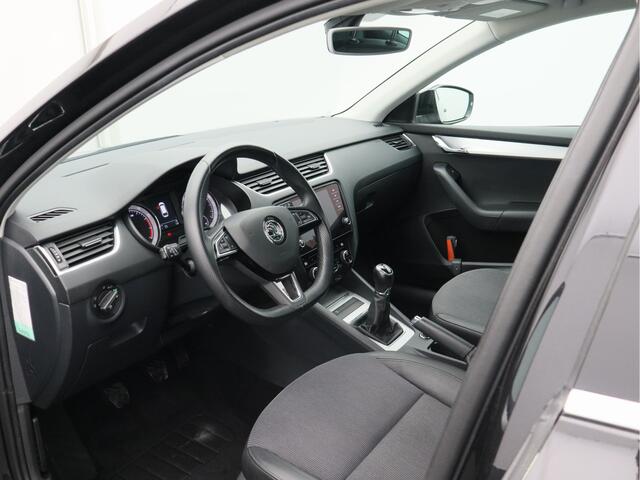 Skoda OCTAVIA Combi 1.0 TSI Greentech Business Edition/ lage km!