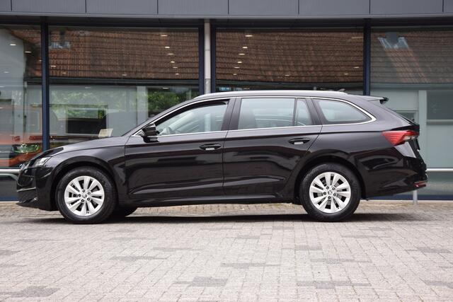 Skoda OCTAVIA Combi 1.5 TSI 150PK MHEV Business Edition DSG Automaat | Fabrieksgarantie | Org. NL | Trekhaak | Adaptive Cruise Control | Stoel en Stuurverwarming | Vitrual dashboard |