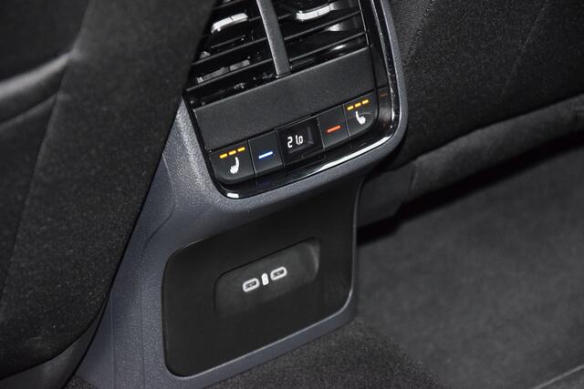 Skoda OCTAVIA Combi 1.5 TSI 150PK MHEV Business Edition DSG Automaat | Fabrieksgarantie | Org. NL | Trekhaak | Adaptive Cruise Control | Stoel en Stuurverwarming | Vitrual dashboard |