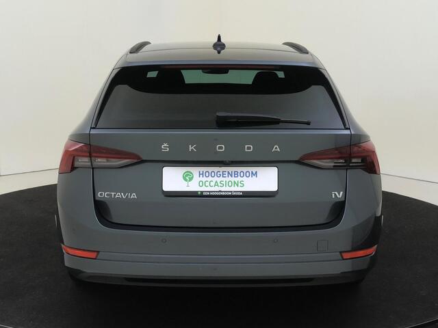 Skoda OCTAVIA Combi 1.4 TSI iV PHEV Business Edition | SoH 96% | Achteruitrijcamera | Adaptieve demping | Matrix LED verlichting | Adaptieve cruise control | Lane assist | Stoelverwarming | Voorruit verwarming | Elektrische kofferklep |