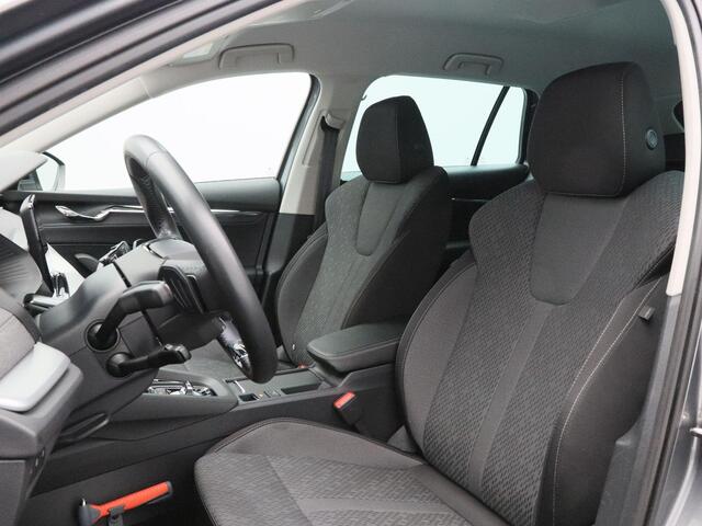 Skoda OCTAVIA Combi 1.0 e-TSi 110 Pk Automaat Business Edition Plus | Stoelverwarming | Trekhaak | Adaptive Cruise | Navigatie | 17 Inch | 66.153 Km !!