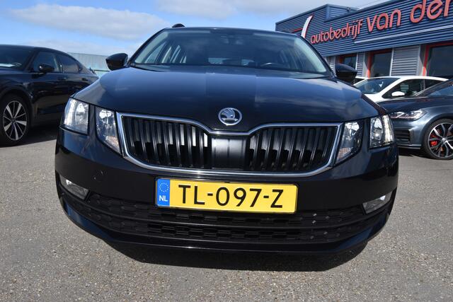 Skoda OCTAVIA Combi 1.0 TSI Greentech Ambition Business , TREKHAAK , CLIMATR , CR CONTR , NAVI , BL TOOTH , LMV16 ,