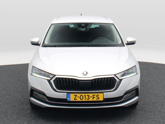 Skoda OCTAVIA Combi 1.4 TSi iV 204 Pk PHEV Business Edition | Stoel/Stuurverwarming | Trekhaak | Navigatie | 18 Inch | 92.394 Km !!