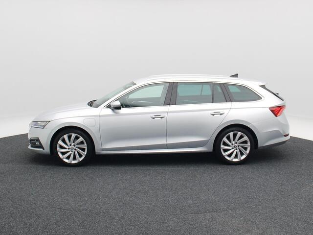 Skoda OCTAVIA Combi 1.4 TSi iV 204 Pk PHEV Business Edition | Stoel/Stuurverwarming | Trekhaak | Navigatie | 18 Inch | 92.394 Km !!