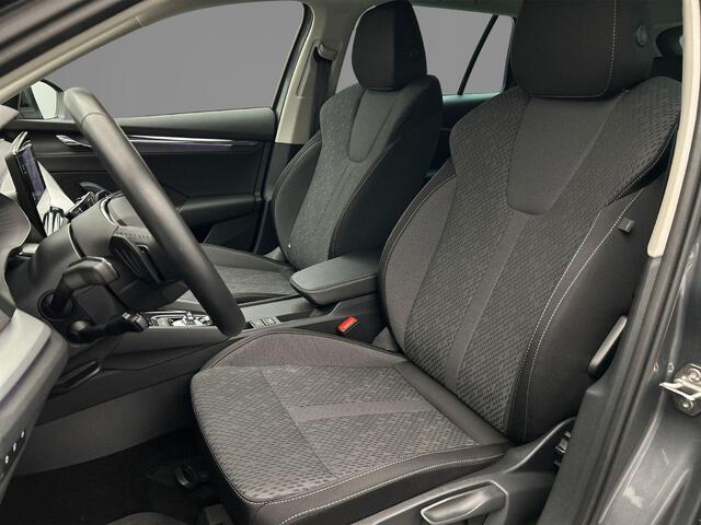 Skoda OCTAVIA Combi Business Edition Plus 1.0 eTSI 110pk DSG Automaat Adaptive cruise control, Navigatie, Parkeersensoren, App connect, Stoelverwarming, LED koplampen