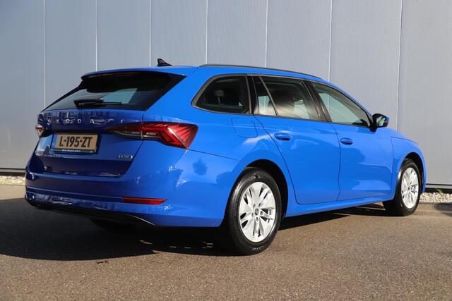 Skoda OCTAVIA Combi 1.0 e-TSI Business Edition 110PK Automaat Navigatie Carplay Stoelverwarming Climate Cruise Elektrische Achterklep