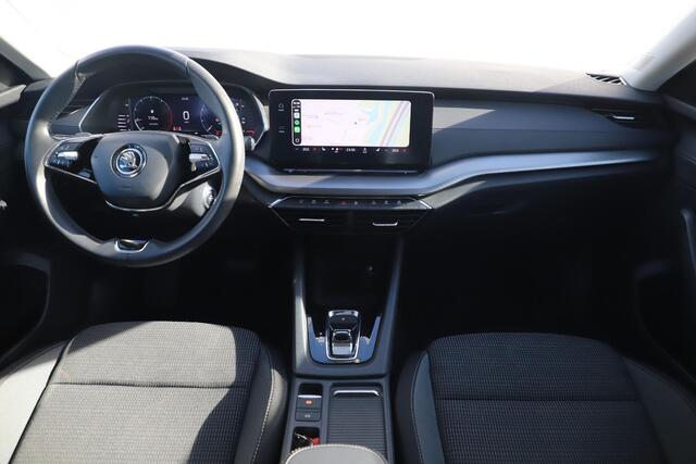 Skoda OCTAVIA Combi 1.0 e-TSI Business Edition 110PK Automaat Navigatie Carplay Stoelverwarming Climate Cruise Elektrische Achterklep