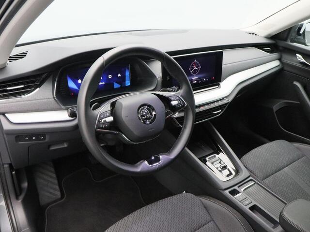 Skoda OCTAVIA Combi 1.5 e-TSi 150 Pk Automaat Business Edition Plus | Stoel/Stuurverwarming | Trekhaak | Adaptive Cruise | Memory | 18 Inch | 63.797 Km !!