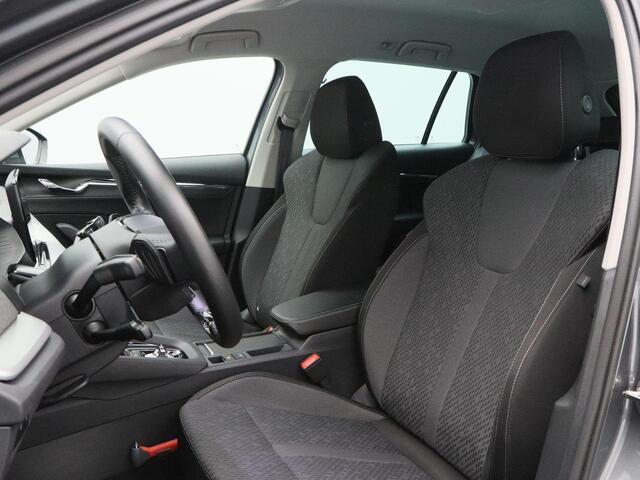Skoda OCTAVIA Combi 1.5 e-TSi 150 Pk Automaat Business Edition Plus | Stoel/Stuurverwarming | Trekhaak | Adaptive Cruise | Memory | 18 Inch | 63.797 Km !!