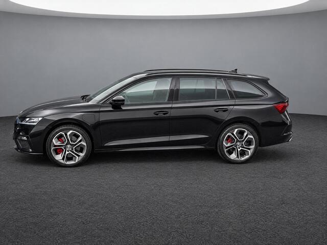 Skoda OCTAVIA Combi 1.4 TSI 245PK DSG iV RS PHEV · Camera · Wegklapbare Trekhaak · Cruise Control · Stoelverwarming · 19'' Inch ·