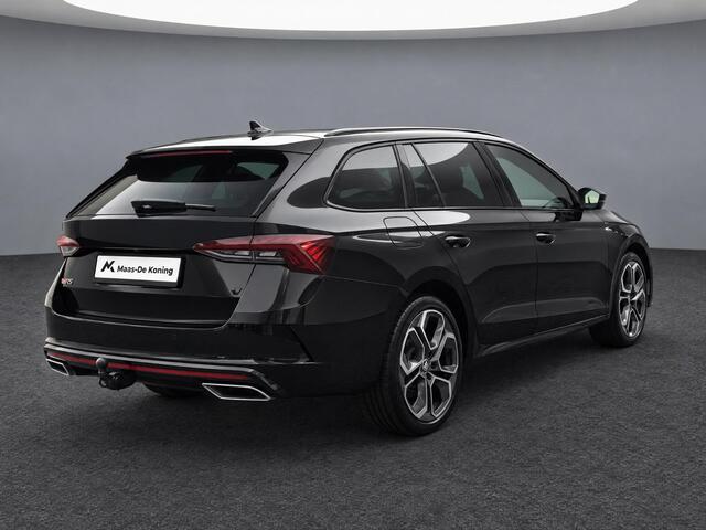 Skoda OCTAVIA Combi 1.4 TSI 245PK DSG iV RS PHEV · Camera · Wegklapbare Trekhaak · Cruise Control · Stoelverwarming · 19'' Inch ·
