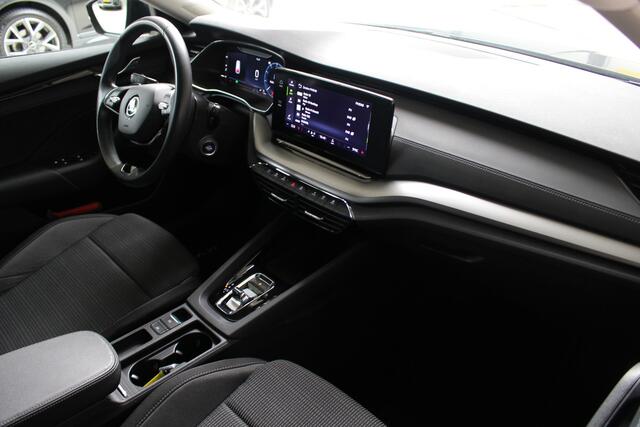 Skoda OCTAVIA Combi 1.0 e-TSI Business Edition Navigatie | Parkeersensoren achter | Led verlichting | El. achterklep
