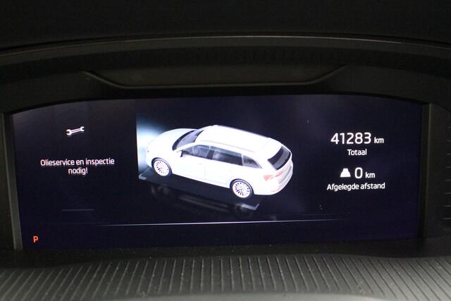 Skoda OCTAVIA Combi 1.4 TSI iV PHEV Business Edition | Panoramadak | Navigatie | PDC + Camera | Trekhaak