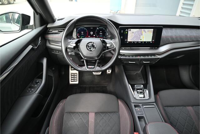 Skoda OCTAVIA Combi 2.0 TSI iV RS 245 PK / PANO / HEAD UP / CAMERA / LED MATRIX / SFEERVERLICHTING / NARDO