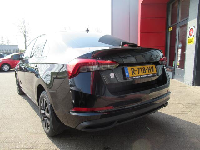 Skoda RAPID 1.6 MPI 110pk Businessline Automaat | Clima-Airco | Apple Carplay | Parkeercamera | Incl. BOVAG Garantie | Stoelverwarming + Stuurverwarming |