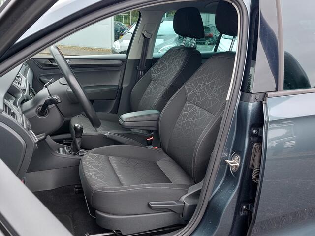 Skoda RAPID Spaceback 1.0 TSI 95pk Greentech Clever Plus-Pack | Navi | Clima | Cruise | Stoelverwarming | Pdc | Bluetooth Carkit+Streaming | Mistlampen | Privacy Glass | 16''lm | Trekhaak