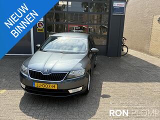 skoda-rapid-spaceback-1.2-tsi-green