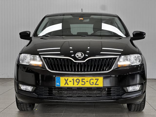 Skoda RAPID Spaceback 1.0 TSI Greentech Clever/ Extra getint glas/ 16'' LMV/ Apple + Android/ Stoelverw./ Navi/ Clima/ Cruise/ Elek. pakket/ Isofix/ Bluetooth/ Armsteun/ Multi. LEDER. Stuur/ PDC/ Chroom/ Dagrijverl.